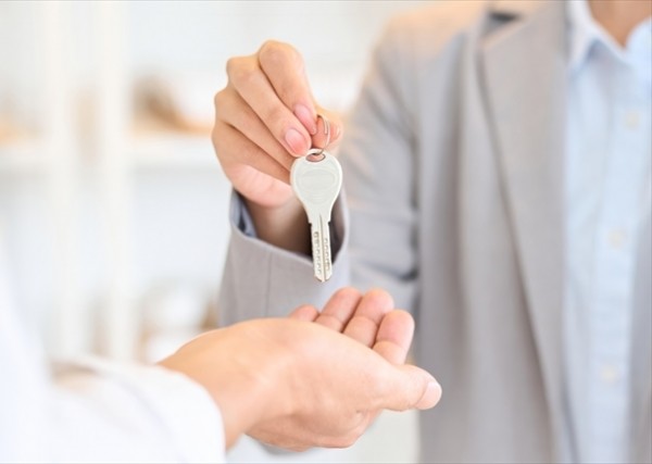 住み替え先の賃貸探しから、引っ越し業者のご紹介、購入物件の引渡しまでフルサポート